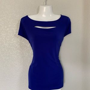 Beautiful peekaboo Top NWT